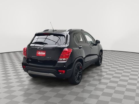 Used 2019 Chevrolet Trax LT w/ Sun & Sound Package AWD/4WD image 35