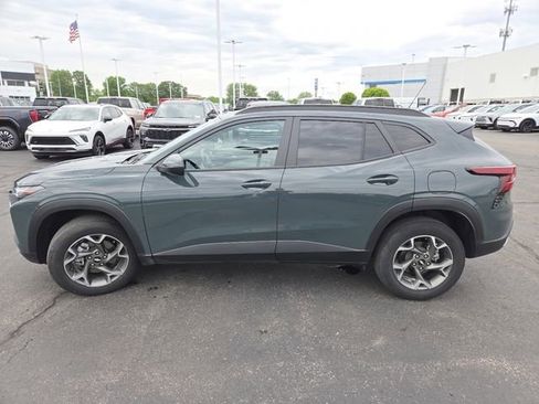 Used 2025 Chevrolet Trax LT w/ Driver Confidence Package FWD image 18
