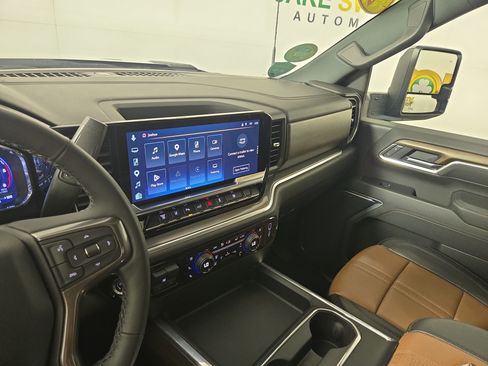Used 2025 Chevrolet Silverado 3500 High Country w/ High Country Premium Package AWD/4WD image 26