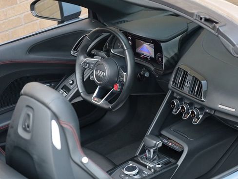 Used 2020 Audi R8 V10 w/ Carbon Exterior Package image 24