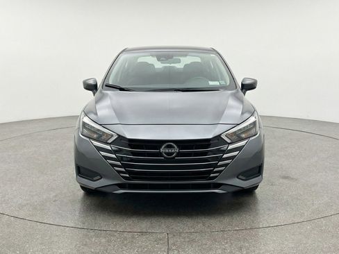 Used 2025 Nissan Versa SV image 2