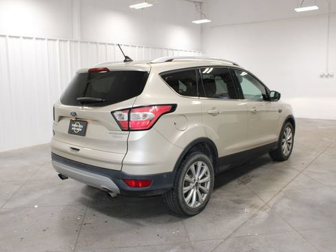 Used 2018 Ford Escape Titanium w/ Ford Safe & Smart Package FWD image 9