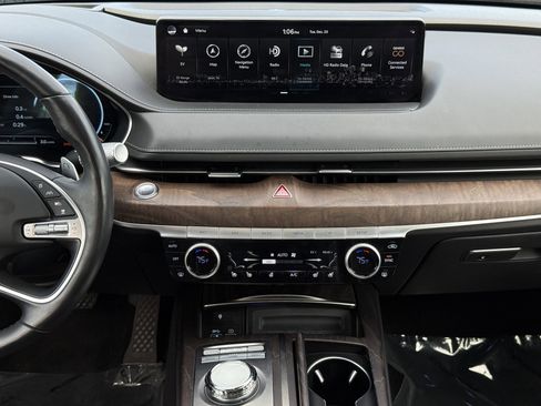 Used 2023 Genesis G80 image 22