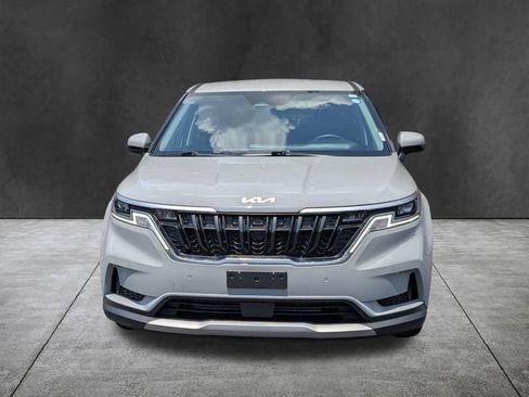 Used 2023 Kia Carnival EX FWD image 9