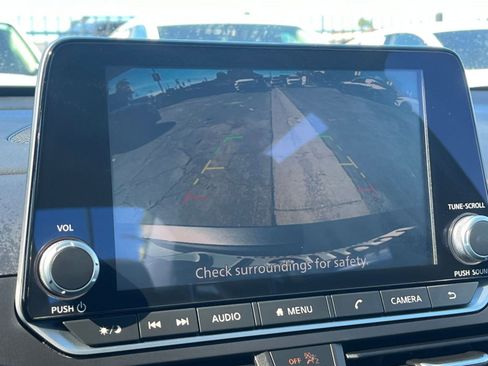 Used 2025 Nissan Altima 2.5 SV image 24