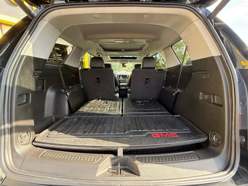 Used 2022 GMC Acadia AT4 w/ Technology Package image 30