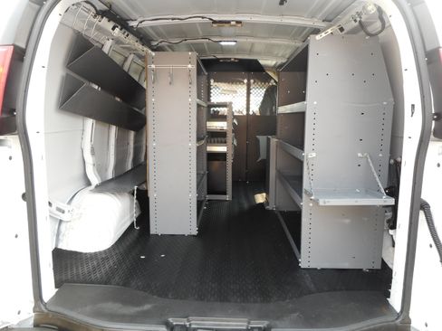 Used 2016 Chevrolet Express 2500 RWD image 18