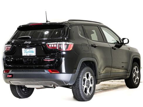 Used 2022 Jeep Compass Trailhawk w/ Sun and Sound Group AWD/4WD image 7