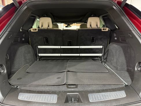 Used 2017 Cadillac XT5 Luxury w/ Driver Awareness Package image 39