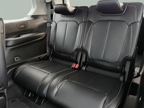 Used 2022 Jeep Grand Cherokee L Limited image 26