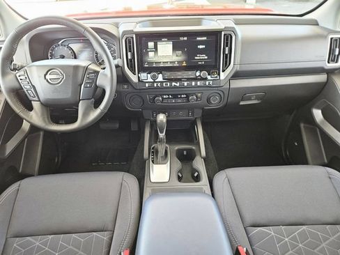 Certified 2025 Nissan Frontier SV w/ SV Convenience Package RWD image 14