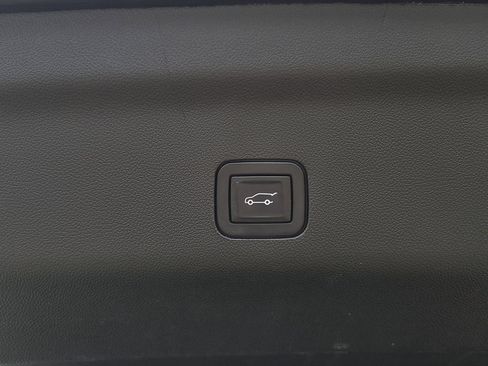 Used 2021 Chevrolet Tahoe Z71 AWD/4WD image 25