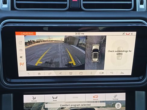 Used 2019 Land Rover Range Rover HSE image 17