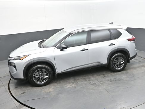 Certified 2025 Nissan Rogue S image 33