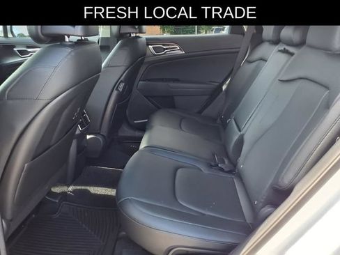 Used 2025 Kia Sportage EX FWD image 18