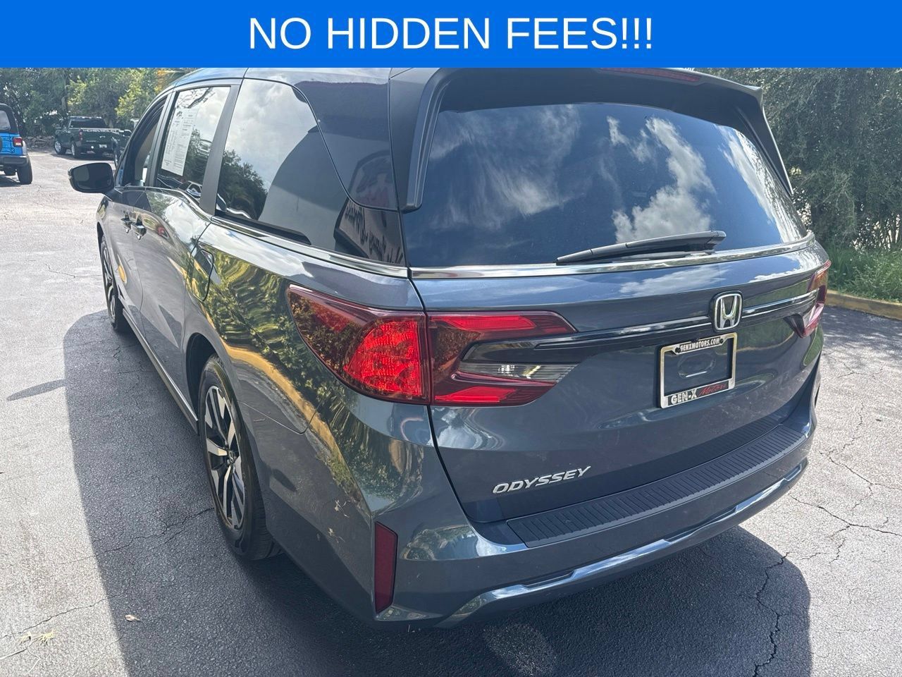 Used 2025 Honda Odyssey EX-L image 4