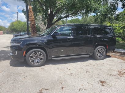 Used 2025 Jeep Wagoneer L Series II w/ 8-pass Seating Package