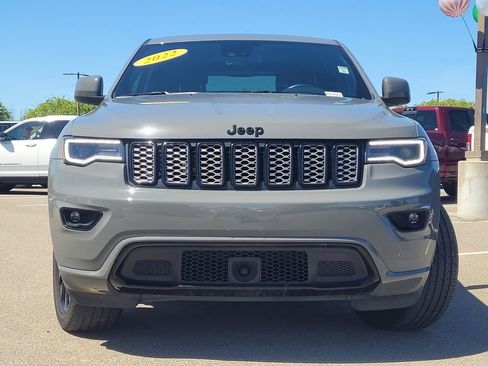 Used 2022 Jeep Grand Cherokee Laredo X image 2