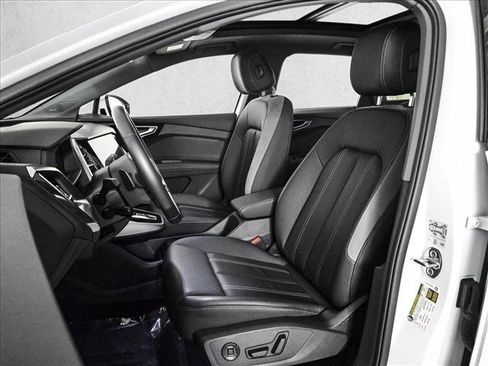 Certified 2023 Audi Q4 e-tron Premium Plus w/ Premium Plus AWD/4WD image 17