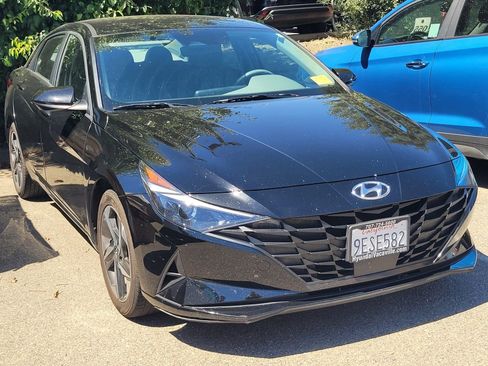 Used 2023 Hyundai Elantra SEL w/ Convenience Package FWD image 1