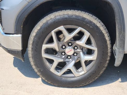 Used 2024 GMC Sierra 1500 SLT AWD/4WD image 10