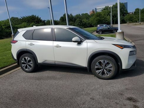 Certified 2023 Nissan Rogue SV FWD image 20