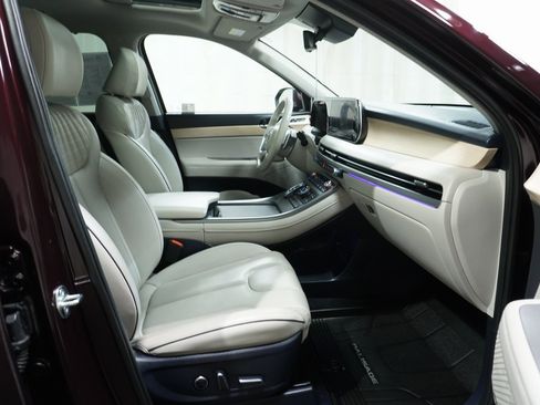 Used 2024 Hyundai Palisade Limited image 17