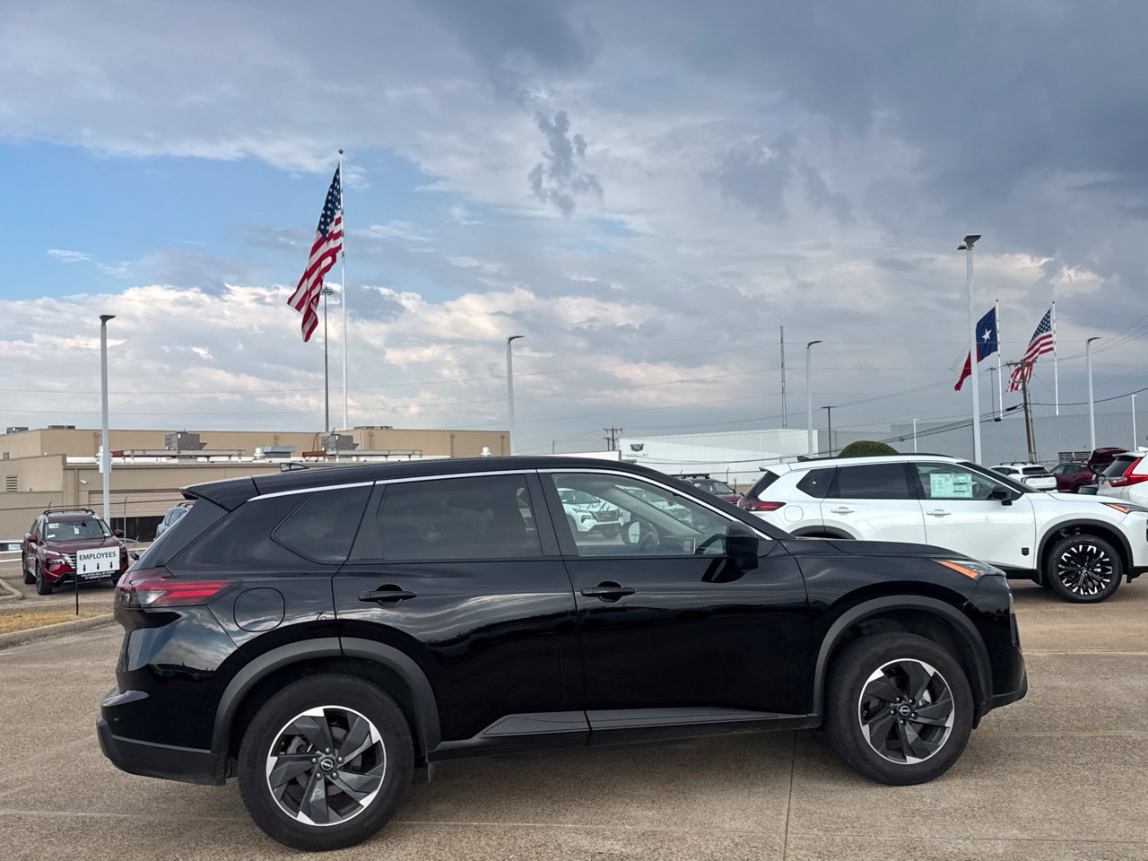 Certified 2025 Nissan Rogue SV FWD image 28