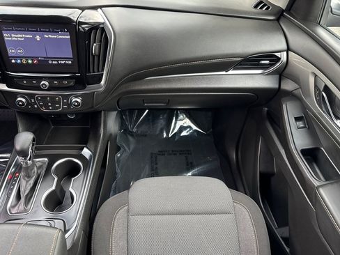 Used 2021 Chevrolet Traverse LT image 28