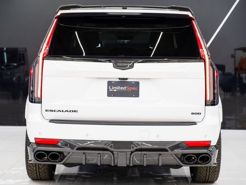 Used 2024 Cadillac Escalade Sport Platinum w/ LPO, ONYX Package image 14