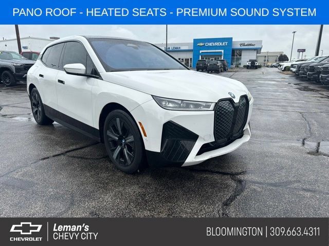 Used 2022 BMW iX xDrive50 w/ Sport Package AWD/4WD image 1
