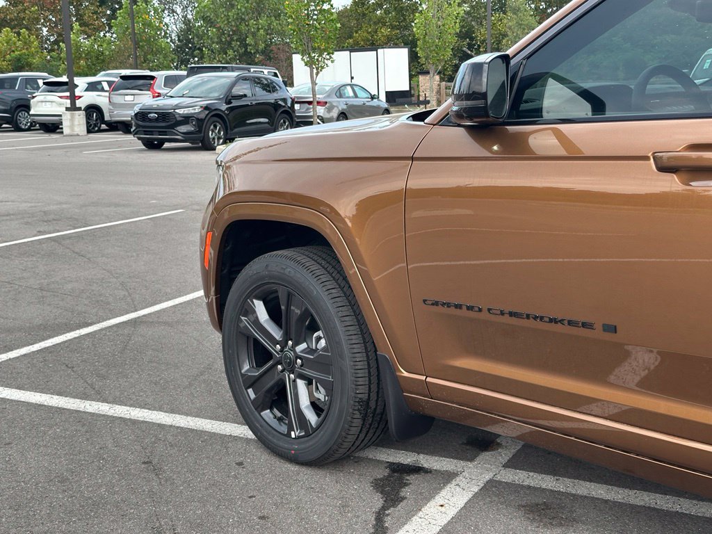 New 2027 Jeep Grand Cherokee Limited AWD/4WD image 40