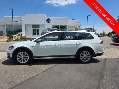 Used 2017 Volkswagen Golf Alltrack SE AWD/4WD image 2