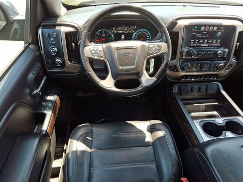 Used 2018 GMC Sierra 1500 Denali w/ Denali Ultimate Package AWD/4WD image 11