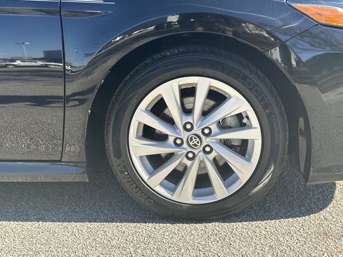 Used 2022 Toyota Camry LE image 12