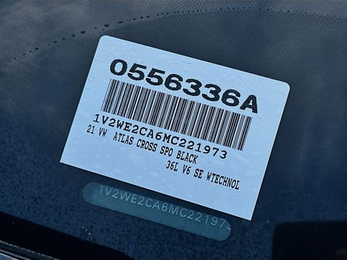 Used 2021 Volkswagen Atlas Cross Sport SE w/ V6 Towing Package image 37