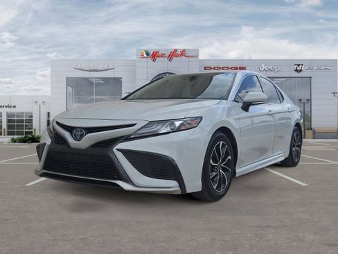 Used 2023 Toyota Camry XSE w/ Navigation Package FWD image 1