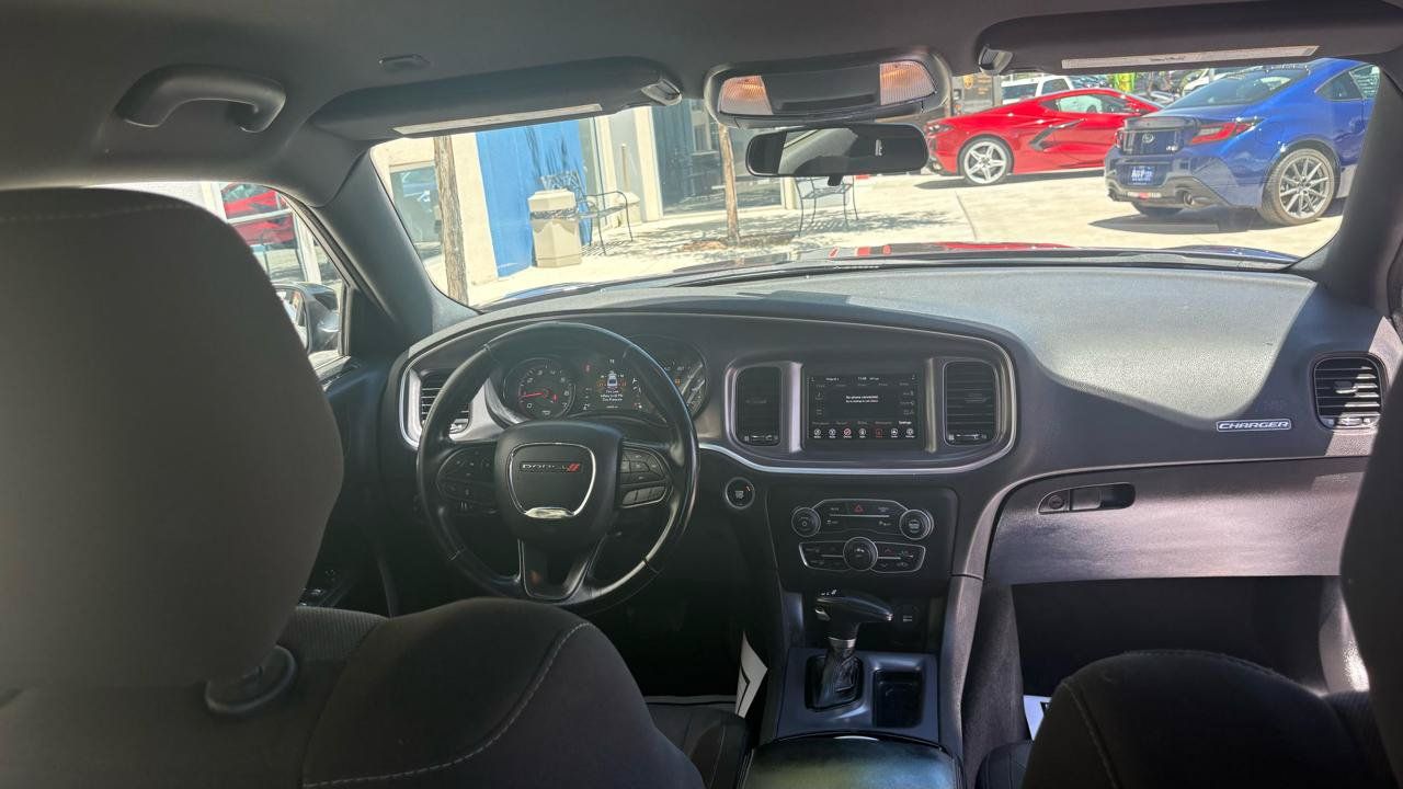 Used 2020 Dodge Charger SXT w/ Blacktop Package RWD image 21