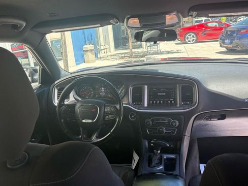 Used 2020 Dodge Charger SXT w/ Blacktop Package RWD image 21