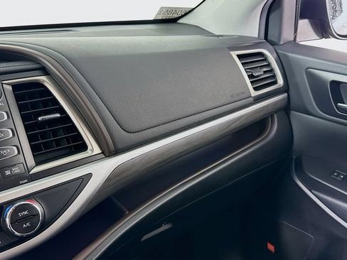 Used 2019 Toyota Highlander Limited AWD/4WD image 15