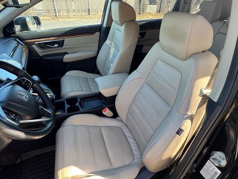 Used 2018 Honda CR-V Touring image 8
