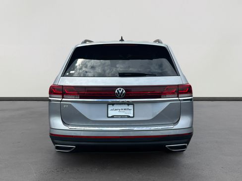 Used 2024 Volkswagen Atlas SE FWD image 4