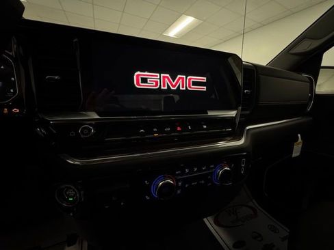 New 2026 GMC Sierra 1500 Elevation image 16