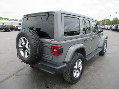 Used 2021 Jeep Wrangler Unlimited Sahara AWD/4WD image 6