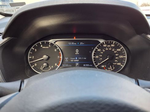 Used 2024 Nissan Altima 2.5 SV image 14