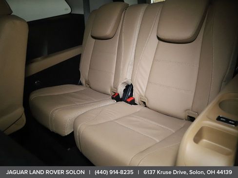 Used 2024 Mercedes-Benz GLS 580 4MATIC image 31