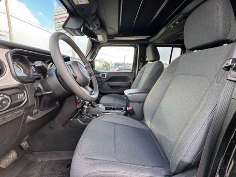 Used 2024 Jeep Wrangler Unlimited Sport AWD/4WD image 16