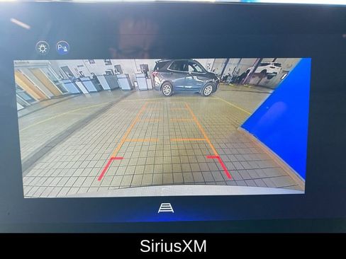 Used 2025 Chevrolet Equinox LT image 3