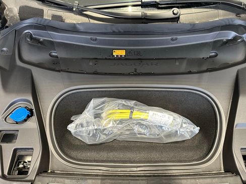 New 2024 Jaguar I-PACE R-Dynamic HSE image 16