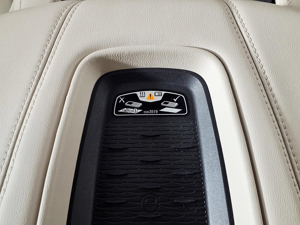 Used 2015 Cadillac Escalade Premium RWD image 25